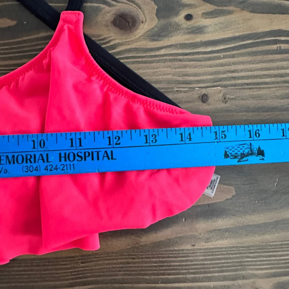 Women’s VS PINK Ruffle Bikini Top M Pink Black Criss Cross Y2K Cute